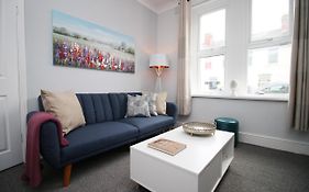No 25 City House By Ssw Close To City Sleeps 4
